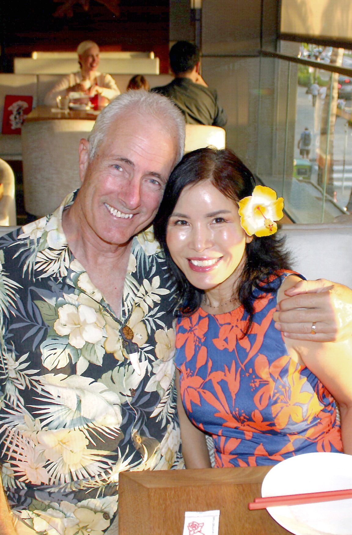 Carl and Clara Kelley dining out in Honolulu
